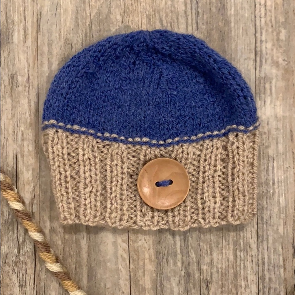 Set of 3 hand made knit baby hats - Picture 2 of 4